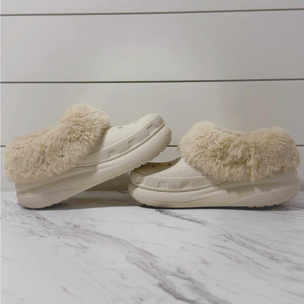 Cozy Beige Fur-Lined Clogs